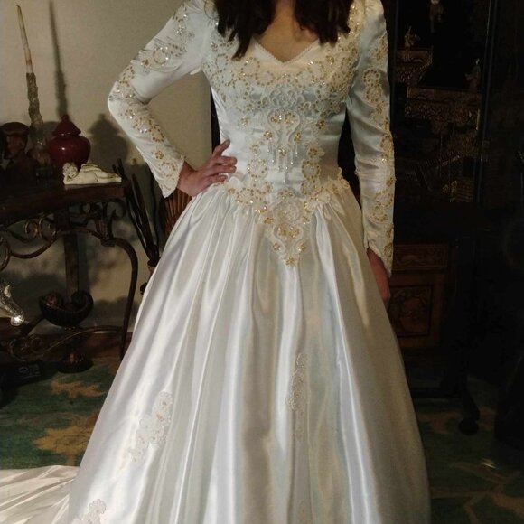 Vintage White Satin and Champaign Lace Cathedral Train Wedding Dress Size 12 - Picture 1 of 9